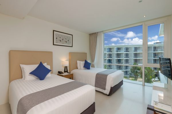 1-DT1N-Deluxe Twin No Balcony splash