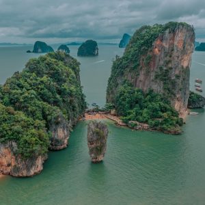 Jamesbond-Khai_Island_2
